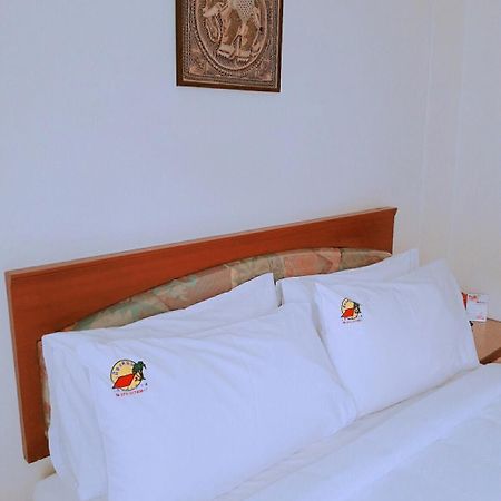 נחון סי טמארט Muang Khon Guest House מראה חיצוני תמונה